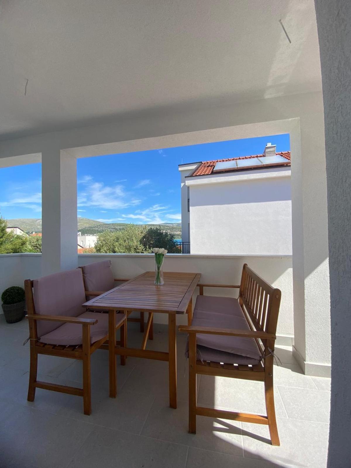 Apartments Paola Trogir Eksteriør billede